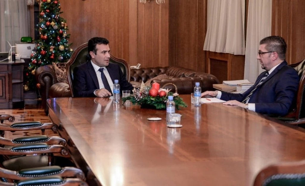 Δεν περνάει η Συμφωνία των Πρεσπών – VMRO: «Ζάεφ παραιτήσου, δεν συναινούμε, πάμε σε εκλογές» – Απίστευτος Τσίπρας: «Ζόραν είσαι γενναίος»